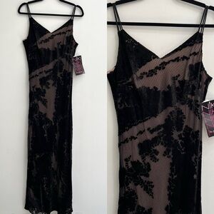 Vintage Y2K Niki Livas black burnout velvet maxi dress formal open back bias cut